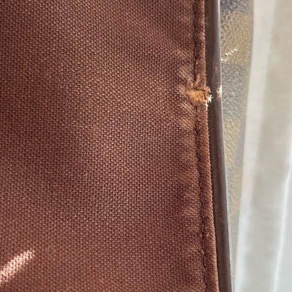 Authentic LOUIS VUITTON Spencer Messenger Bag in Damier Ebene - Picture 14 of 16